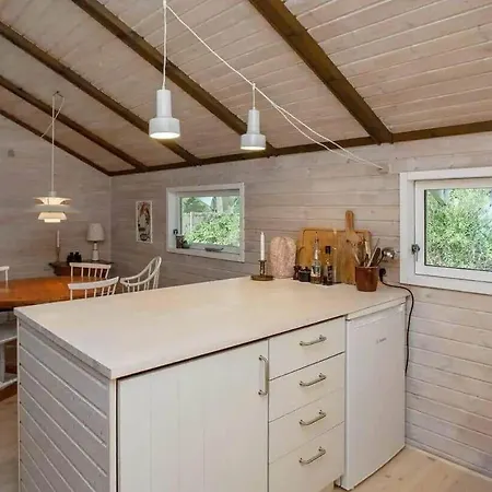 M353-vaeggerlose-sortpoppelvej-15 *